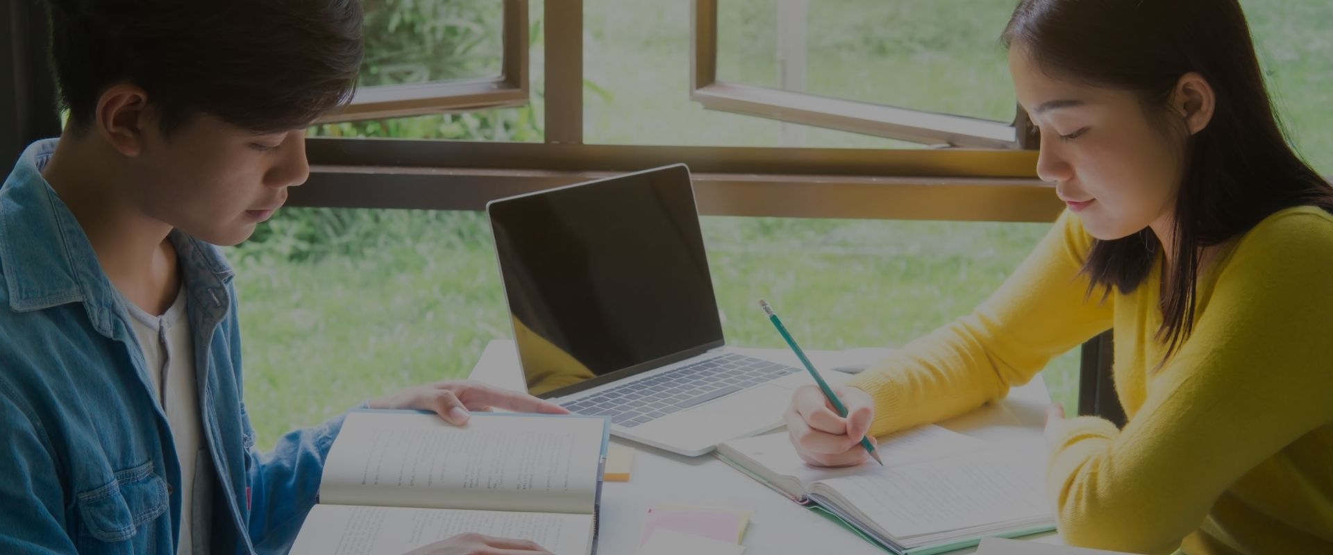 Discover Free Creative Writing Courses & Scholarships Abroad